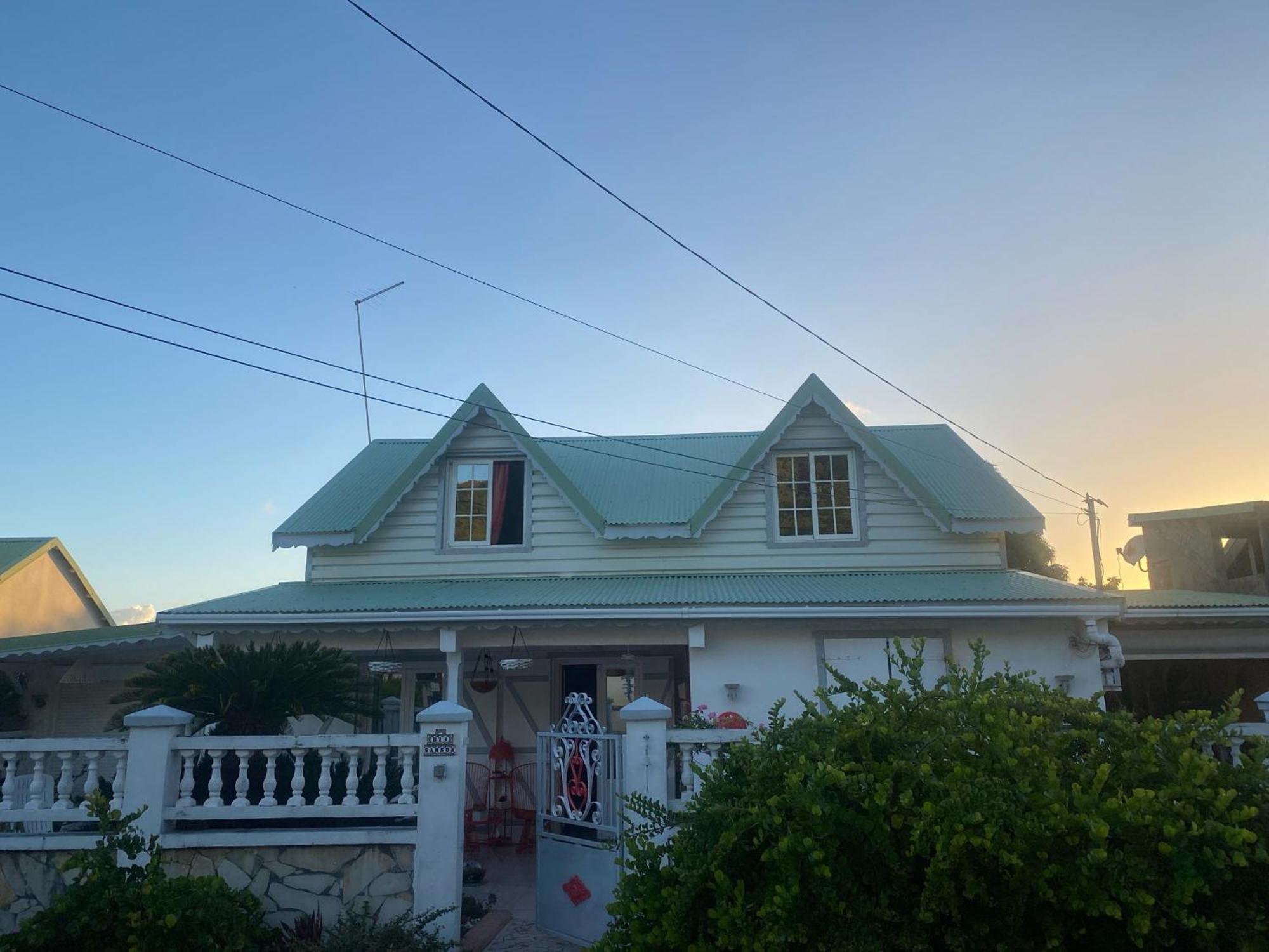 Villa Adelaide Grand-Bourg  外观 照片